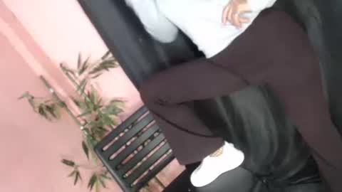 unknown_trans18 online show from 04/15/26, 01:23