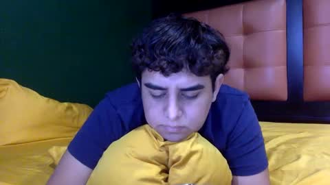 Snapshot of unlimitedfantasy chatting on 10/04/25, 07:01 Thiago online show from 10/04/25, 07:01