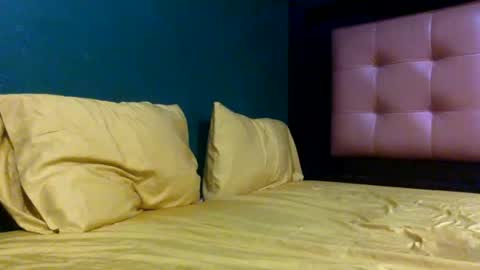 Snapshot of unlimitedfantasy chatting on 10/06/25, 01:25 Thiago online show from 10/06/25, 01:25