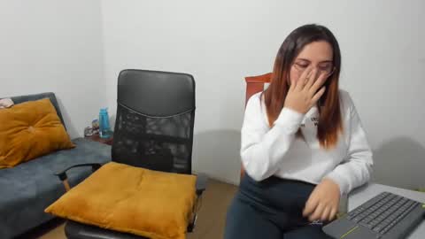 Kary and jhoa online show from 02/15/25, 12:48