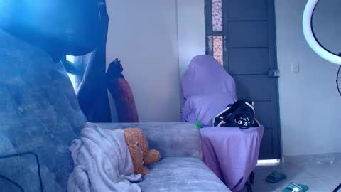 new INSTA   online show from 11/16/25, 07:52