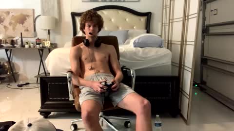 Snapshot of unverifiedbwc chatting on 02/08/25, 02:16 Stepbro online show from 02/08/25, 02:16