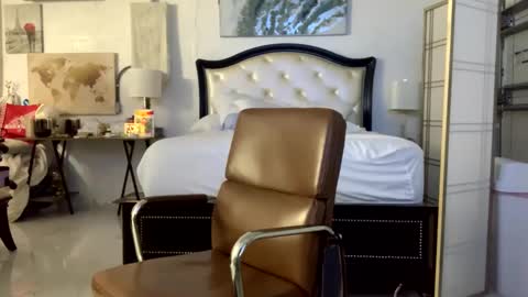 Snapshot of unverifiedbwc chatting on 02/09/25, 11:47 Stepbro online show from 02/09/25, 11:47