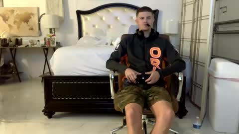 Snapshot of unverifiedbwc chatting on 02/10/25, 12:39 Stepbro online show from 02/10/25, 12:39