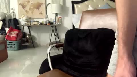 Snapshot of unverifiedbwc chatting on 02/14/25, 10:58 Stepbro online show from 02/14/25, 10:58