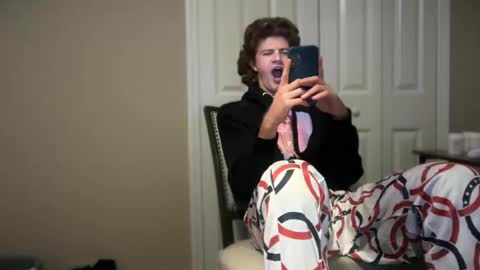 Snapshot of unverifiedbwc chatting on 10/26/25, 12:55 Stepbro online show from 10/26/25, 12:55