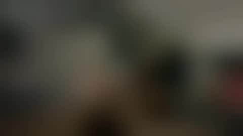 Snapshot of uoriver chatting on 10/18/25, 02:03 uoriver online show from 10/18/25, 02:03