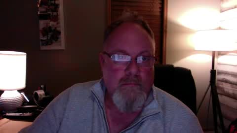 Snapshot of up2later chatting on 12/06/24, 04:14 up2later online show from 12/06/24, 04:14