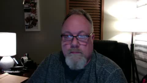 Snapshot of up2later chatting on 12/08/24, 04:57 up2later online show from 12/08/24, 04:57