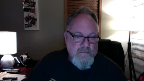 Snapshot of up2later chatting on 12/15/24, 04:29 up2later online show from 12/15/24, 04:29
