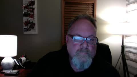 Snapshot of up2later chatting on 12/19/24, 03:51 up2later online show from 12/19/24, 03:51