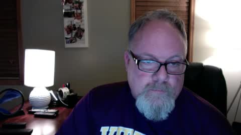 Snapshot of up2later chatting on 12/23/24, 03:50 up2later online show from 12/23/24, 03:50