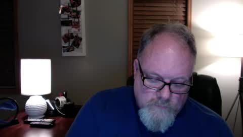 Snapshot of up2later chatting on 12/27/24, 05:20 up2later online show from 12/27/24, 05:20