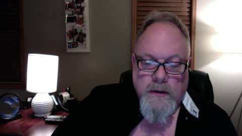 Snapshot of up2later chatting on 01/07/25, 04:29 up2later online show from 01/07/25, 04:29