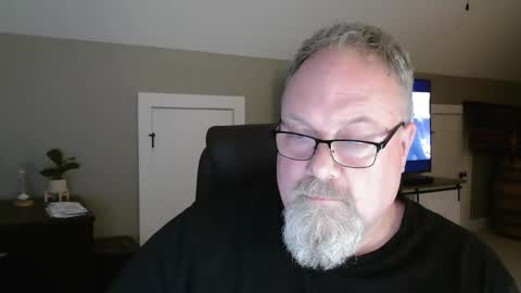 Snapshot of up2later chatting on 01/19/25, 05:37 up2later online show from 01/19/25, 05:37