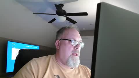 Snapshot of up2later chatting on 01/27/25, 04:20 up2later online show from 01/27/25, 04:20