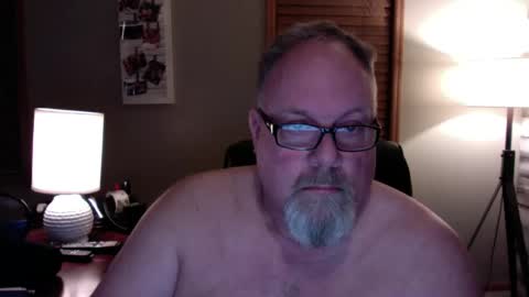 Snapshot of up2later chatting on 02/12/25, 04:23 up2later online show from 02/12/25, 04:23