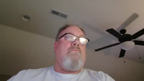 Snapshot of up2later chatting on 03/10/25, 03:12 up2later online show from 03/10/25, 03:12