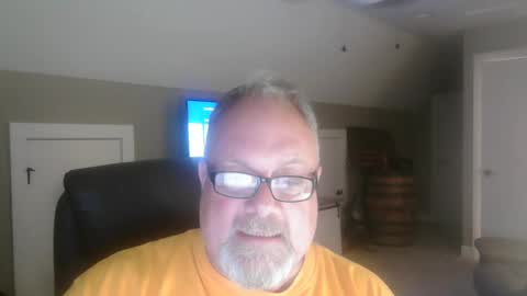 Snapshot of up2later chatting on 04/09/26, 04:56 up2later online show from 04/09/26, 04:56