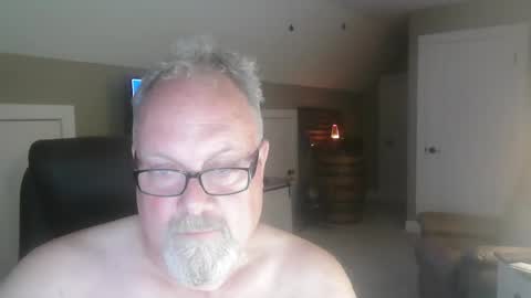 Snapshot of up2later chatting on 05/06/26, 04:41 up2later online show from 05/06/26, 04:41