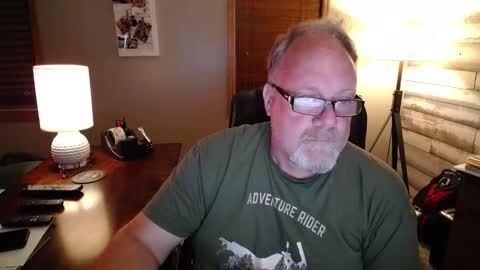 Snapshot of up2later chatting on 05/27/26, 05:04 up2later online show from 05/27/26, 05:04