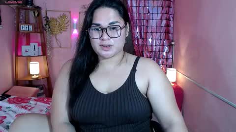 Snapshot of ur_baby_rebbecca chatting on 10/13/25, 12:49 SINGLE online show from 10/13/25, 12:49