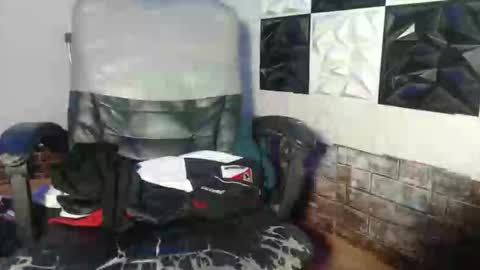 chrizzy online show from 10/18/25, 09:37