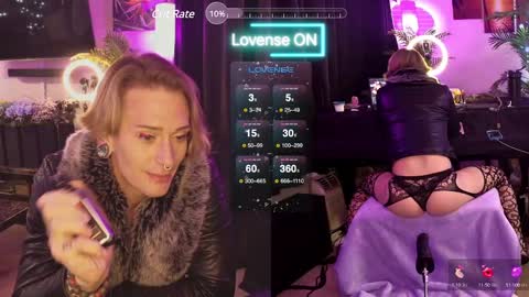 Snapshot of ur_daylee_dose chatting on 01/05/25, 01:04 Ur Daylee dose online show from 01/05/25, 01:04