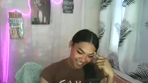 ur_dazzlingmorenaxx online show from 04/15/26, 03:02