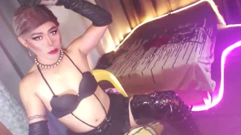 MISS ANNA online show from 12/05/25, 02:53