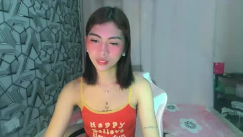 Snapshot of ur_extra_petite chatting on 05/12/26, 08:33 online show from 05/12/26, 08:33