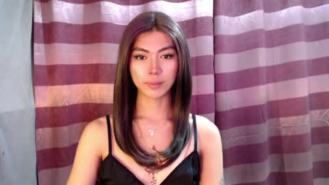 Snapshot of ur_extra_petite chatting on 06/26/26, 11:25 online show from 06/26/26, 11:25
