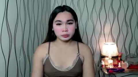 QUEENSY online show from 12/18/25, 03:23