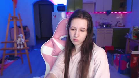 Snapshot of ur_kitty__ chatting on 06/03/26, 02:33 Lera online show from 06/03/26, 02:33