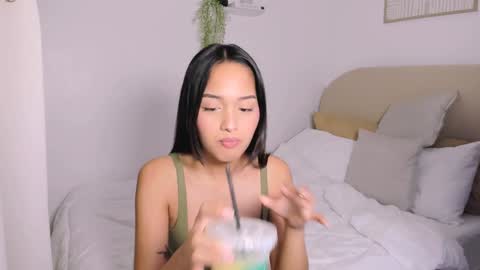 Snapshot of ur_mija_veronica chatting on 12/10/24, 05:00 Veronica Lodge online show from 12/10/24, 05:00
