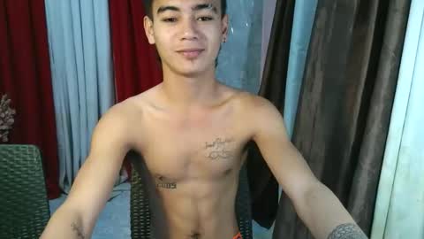 Snapshot of ur_naughtyboy_raphael chatting on 09/26/25, 08:18 ur_naughtyboy_raphael online show from 09/26/25, 08:18