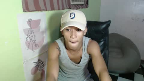 Snapshot of ur_raffy chatting on 02/15/25, 06:12 ur_raffy online show from 02/15/25, 06:12