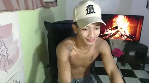 Snapshot of ur_raffy chatting on 02/21/25, 02:38 ur_raffy online show from 02/21/25, 02:38