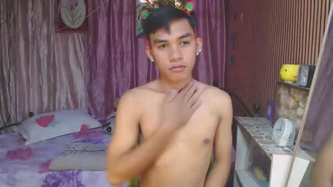 ur_shan21 online show from 12/15/25, 02:05