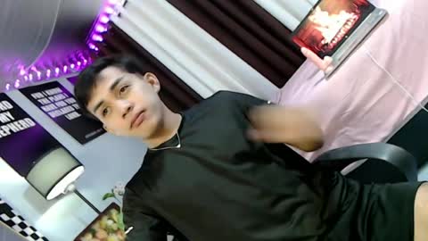 Snapshot of ur_shan21 chatting on 08/06/26, 06:43 ur_shan21 online show from 08/06/26, 06:43