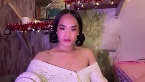 Snapshot of ur_sweet_atarah18 chatting on 11/29/25, 10:24 Atarah online show from 11/29/25, 10:24