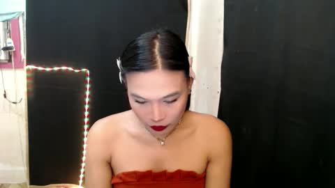 Snapshot of ur_ugly_princess chatting on 10/18/25, 12:57 chesca online show from 10/18/25, 12:57