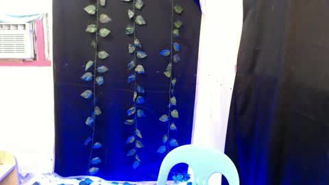 Snapshot of ur_ugly_princess chatting on 10/27/25, 12:04 chesca online show from 10/27/25, 12:04