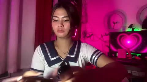 HelloIm  Girly online show from 04/24/26, 12:24