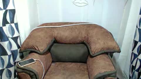 Snapshot of urasian_cassey chatting on 10/04/25, 06:17 urasian_cassey online show from 10/04/25, 06:17