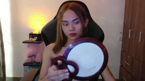Snapshot of urasian_crisa chatting on 10/20/25, 09:21 urasian_crisa online show from 10/20/25, 09:21