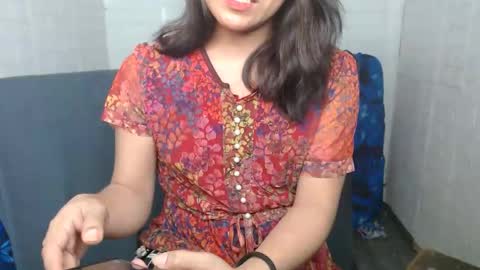 Snapshot of urasian_dreamgirl69 chatting on 11/18/25, 04:11 bela online show from 11/18/25, 04:11