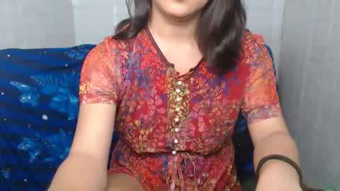 Snapshot of urasian_dreamgirl69 chatting on 11/19/25, 05:40 bela online show from 11/19/25, 05:40