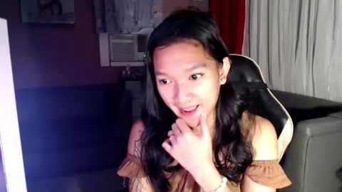 NEWRA  ALLISON online show from 10/04/25, 06:39