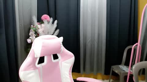 urasiancumgirl_ online show from 04/16/26, 07:09